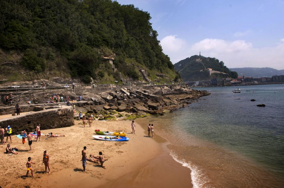 San Sebastian: Boat Tour With Stop at Santa Clara - Activities on the Island