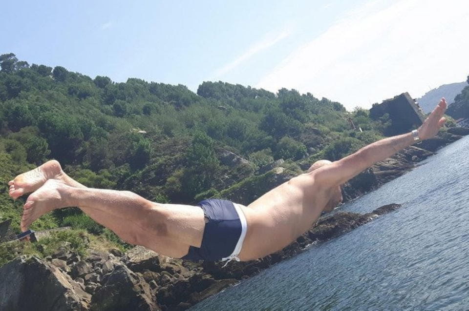 San Sebastian: Discover San Sebastians Secret Cliffs - Onboard Activities