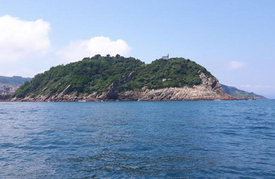 San Sebastian: Exclusive Yacht Tour in La Concha Bay - Things To Know