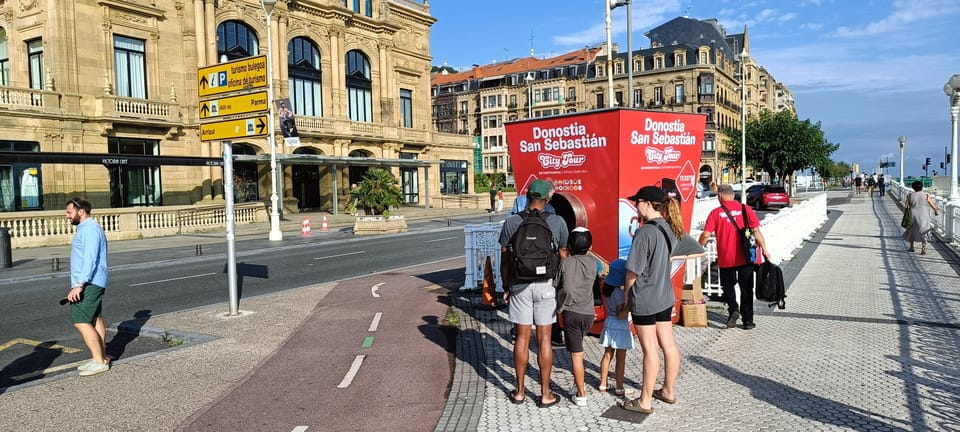 San Sebastian: Hop-On Hop-Off City Tour Bus - Recommended Stops to Explore
