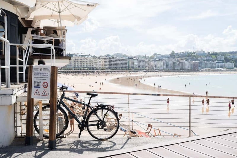 San Sebastián: Private Bike Tour with Guide - Key points / Takeaways