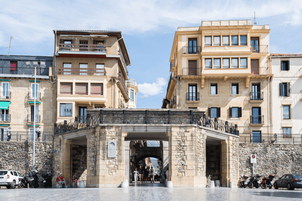 San Sebastian: Small Group Bike Tour - Inclusions