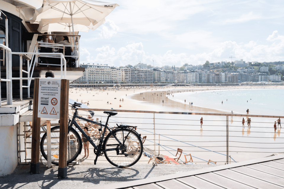 San Sebastian: Small Group Bike Tour - Local Attractions