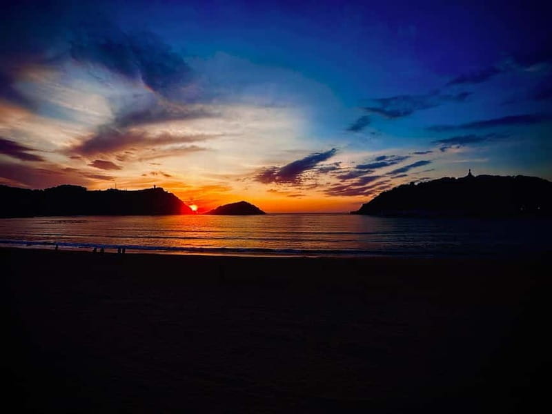 San Sebastián: Sunset from the catamaran in La Concha Bay - Practical Tips for Your Sunset Experience