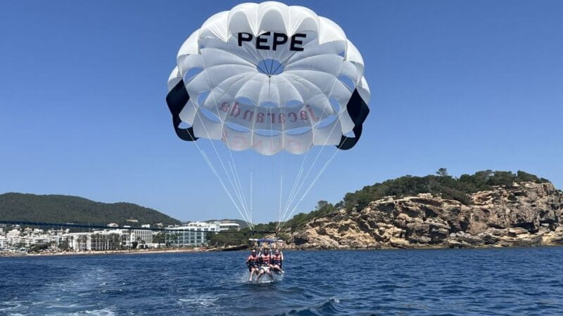 Santa Eulària des Riu: Parasailing Boat Cruise with Drinks - Why This Experience Works
