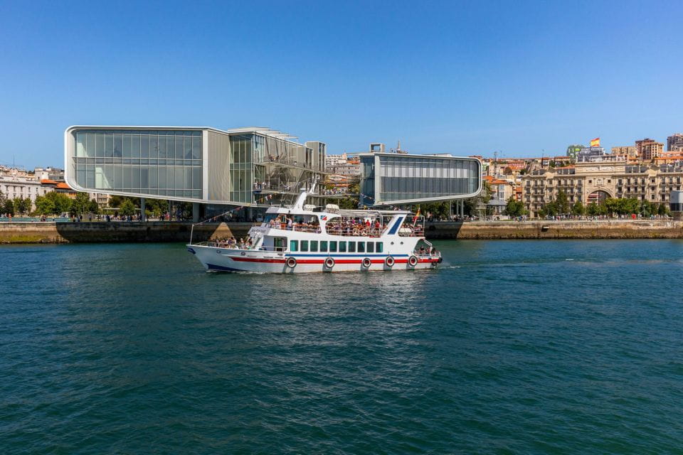 Santander: 1-Hour City Cruise Around the Bay - Onboard Experience and Services