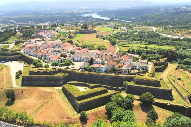 Santiago de Compostela Private Tour (All Inclusive) - Crossing the Border: Into Valença do Minho