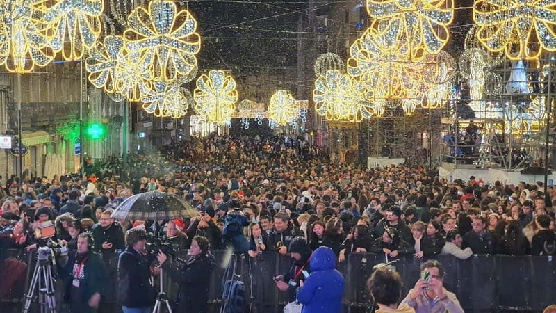 Santiago de Compostela: Vigo Christmas Lights Guided Tour - Key Points / Takeaways