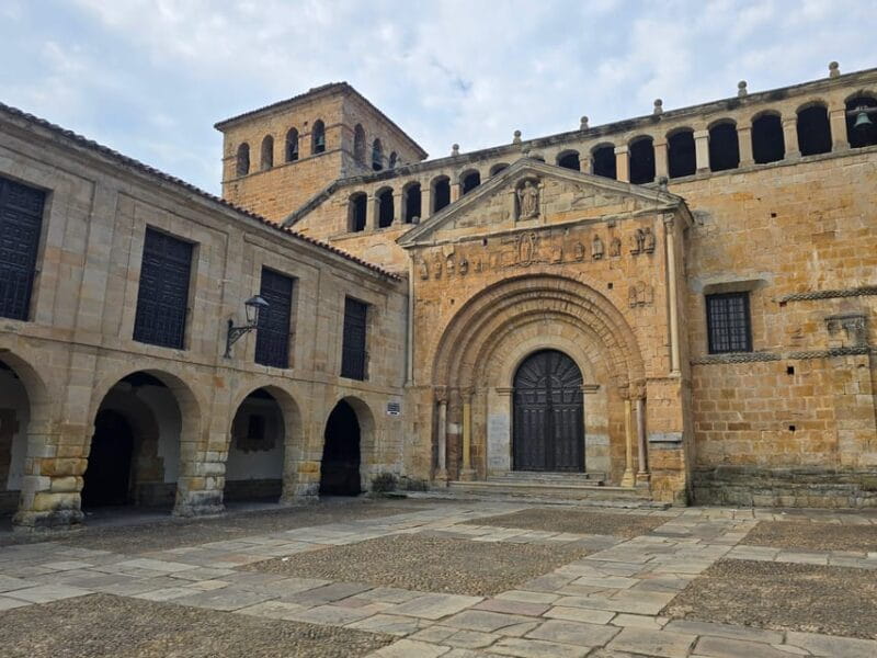 Santillana del Mar: exclusive private tour with Collegiate Church of Santa Juliana - Key points / Takeaways