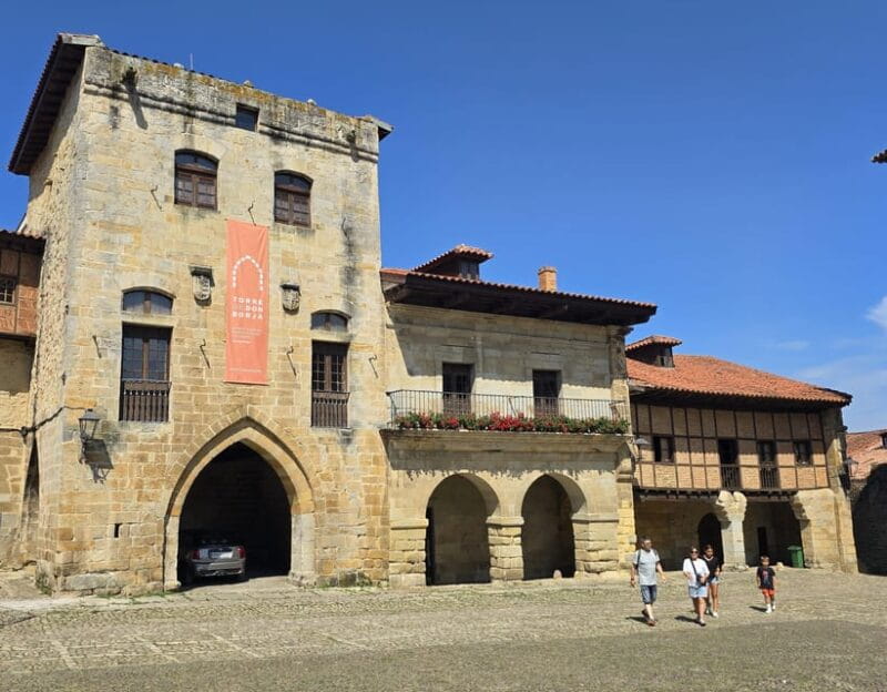 Santillana del Mar: exclusive private tour with Collegiate Church of Santa Juliana - The Flow and Logistics of the Tour