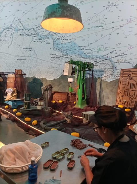 Santoña: Anchovy Art Gallery With Fishing Port and Market - Tasting Experience