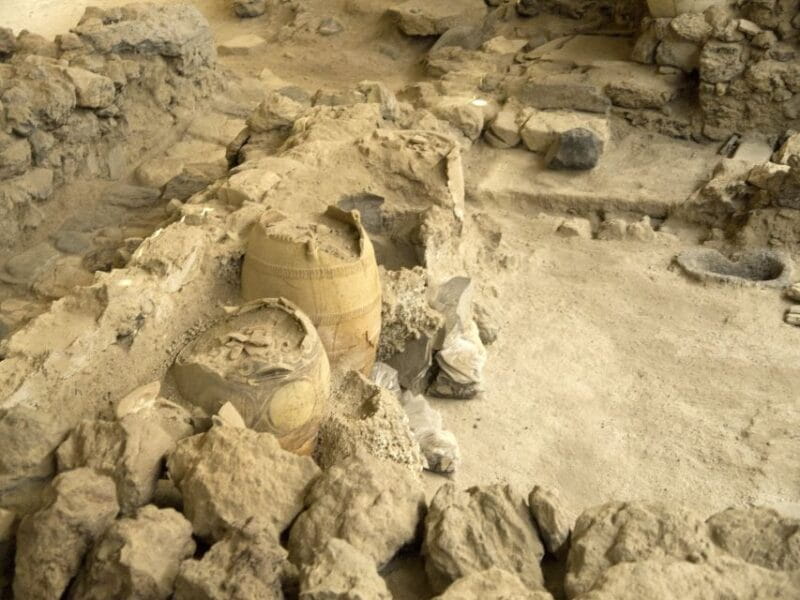 Santorini: Akrotiri Entry Ticket and Audio Guide - Who Is This Tour Best For?