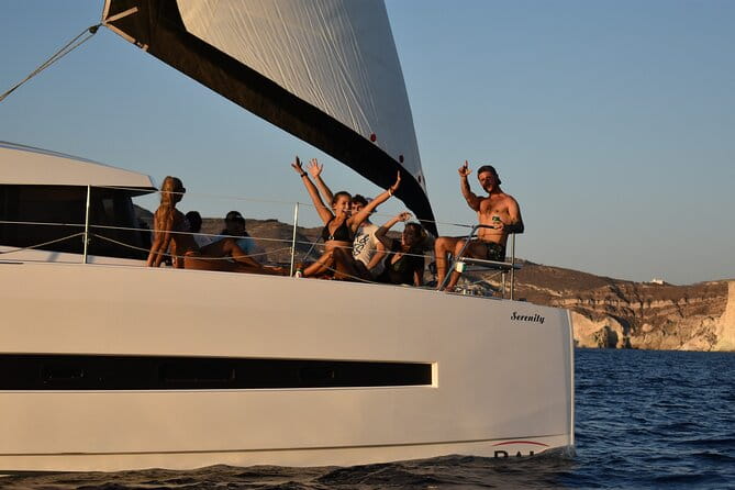 Santorini Catamaran Cruise with Fresh Meal and Open Bar - Who is this tour best for?