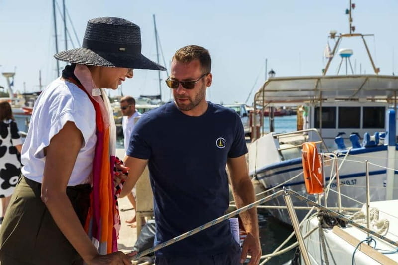 Santorini: Catamaran Cruise with Fresh Meal & Open Bar - Who Will Love This Cruise?