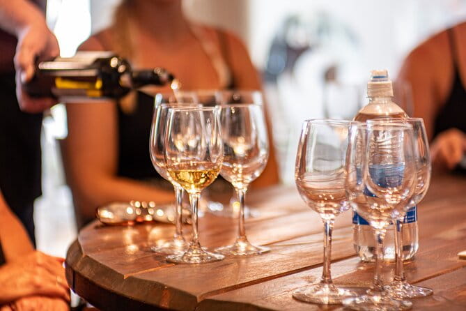 Santorini Classic highlights tour - In-Depth Review of the Santorini Classic Highlights Tour