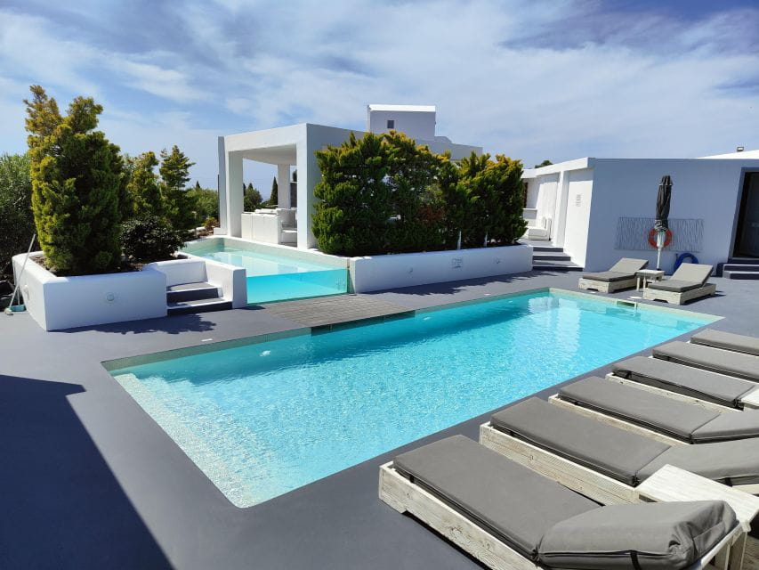 Santorini: Couples' Massage With Dinner & Day Access to Pool - Experience Highlights