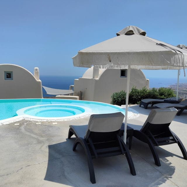 Santorini: Couples Massage With Wine, Fruits Day Pool Access - Meeting Point and Accessibility