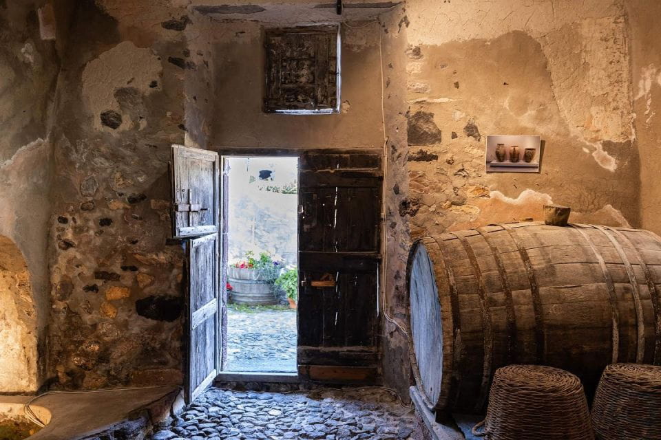 Santorini Customized Private Sightseeing Tour by Local Guide - Key Points