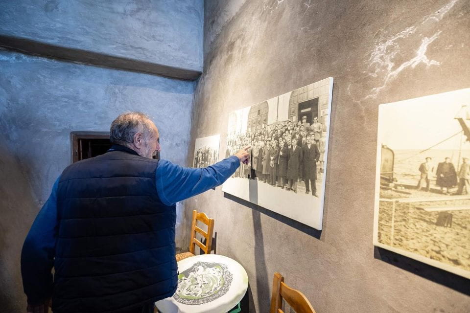 Santorini Customized Private Sightseeing Tour by Local Guide - Itinerary Highlights