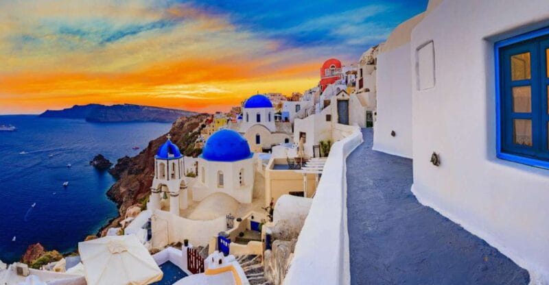 Santorini: Daily Bus Tour with Oia Sunset & optional Sailing - The Sum Up