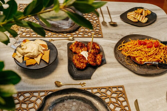 Santorini Dinner Class with Margarita in Athens - Who Will Love This Experience?