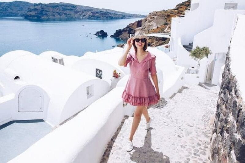 Santorini: Fira Town Walking Tour with Wine Tasting - Key Points / Takeaways