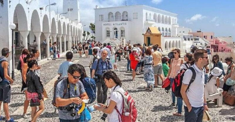 Santorini: Fira Town Walking Tour with Wine Tasting - Who Should Sign Up?