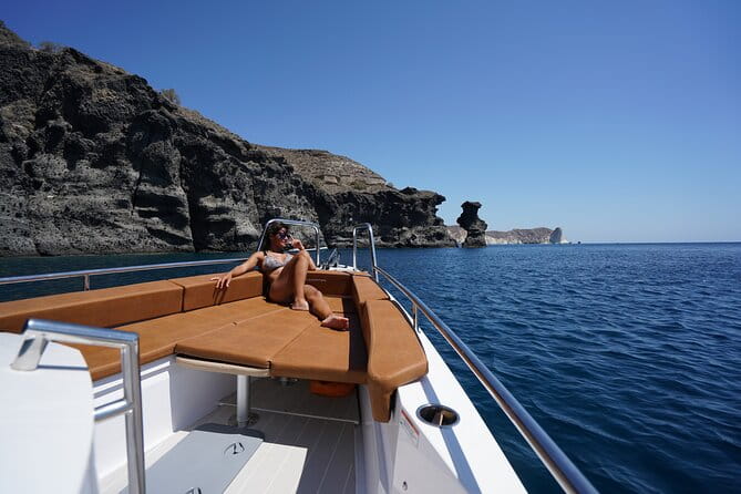 Santorini Half Day MotorCruiser Private Cruise incl. Meal,Drinks &Free Transport - The Sum Up