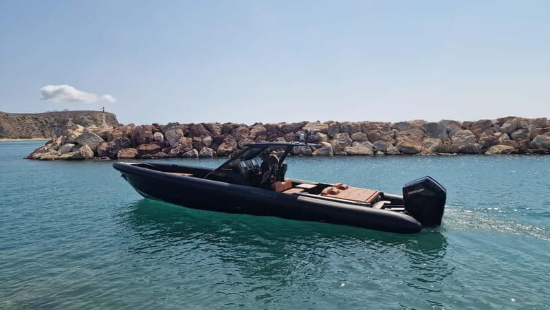 Santorini: High-Speed Cruise on a Sleek, Modern Yacht - Key points / Takeaways