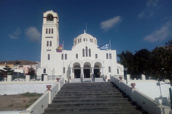 Santorini Highlights and Venetian Castles Small-Group Day Tour - Sunset in Oia