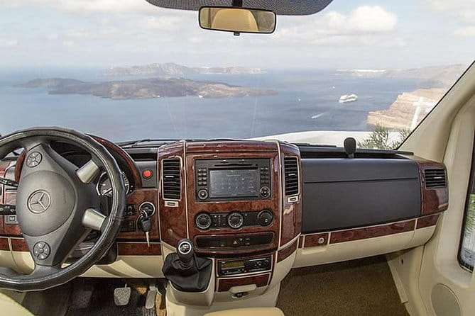 Santorini Luxury private tour for small groups - FAQ about the Santorini Luxury Private Tour