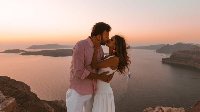 Santorini Photoshoot with Blue Domes & Caldera View - Who Is This Photoshoot Best For?