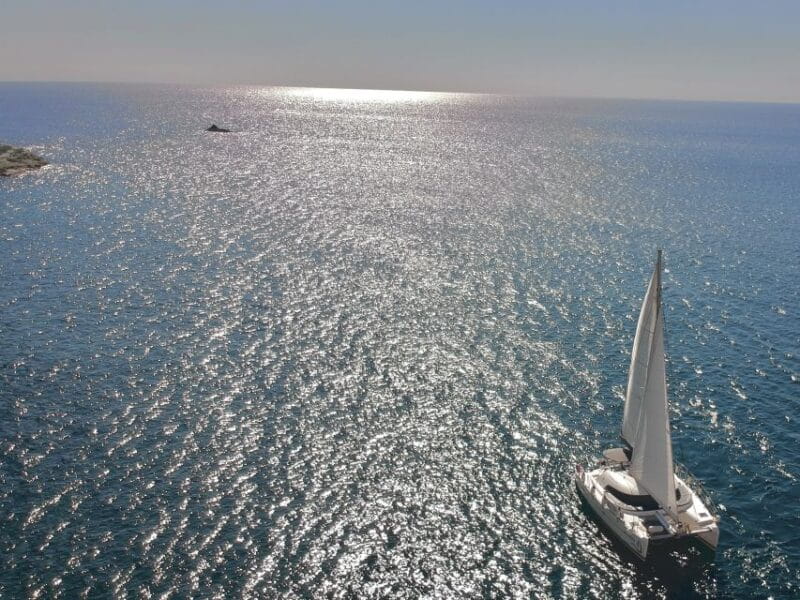 Santorini: Private All-In Catamaran Cruise, with Food|Drinks - Starting Point: Vlychada Port and Hotel Pickup