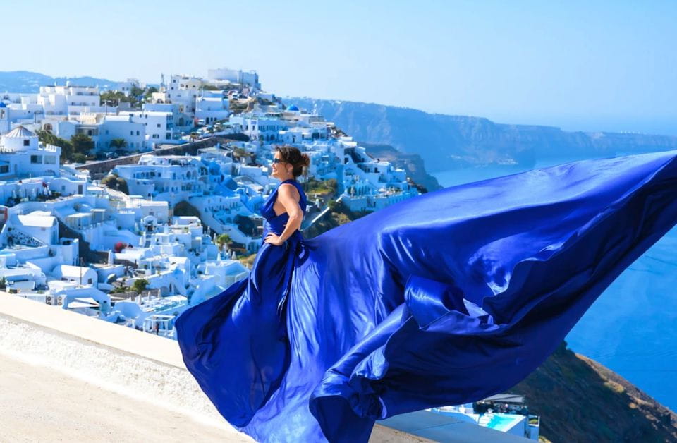 Santorini: Private Flying Dress Photoshoot in Santorini - Professional Photographer and Assistant