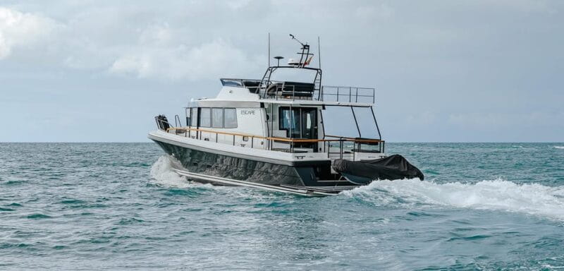 Santorini: Private Motor Yacht Cruise with Meal & Open Bar - Key Points / Takeaways