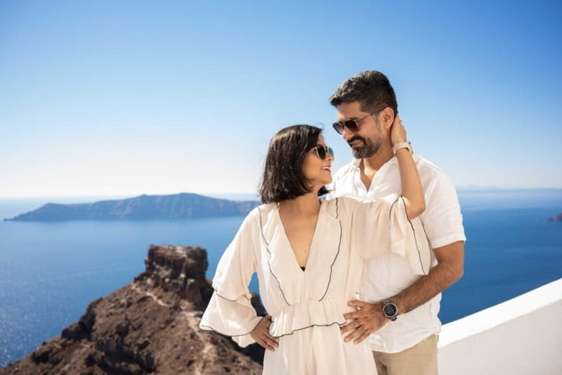 Santorini: Private Photoshoot Tour by a Pro Photographer - Inside the Photoshoot Experience