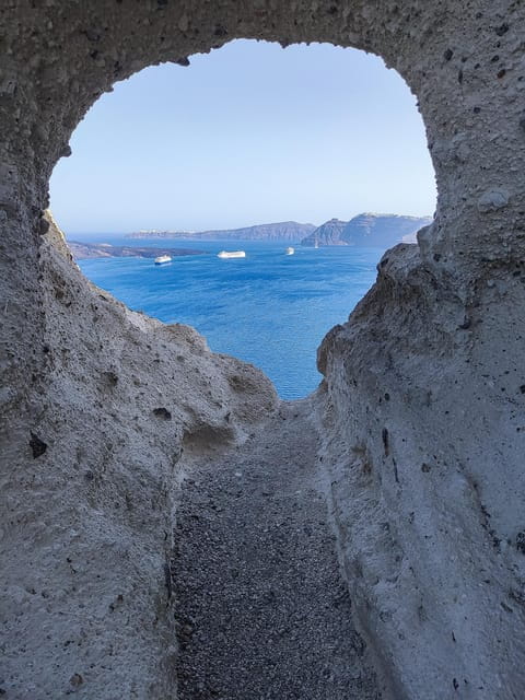 Santorini: Private Sightseeing Tour with Local Guide - Exploring Santorini with a Private Guide: What to Expect
