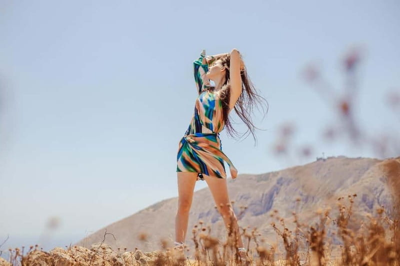 Santorini: Pyrgos Village Cinematic Photoshoot Experience - Key points / Takeaways