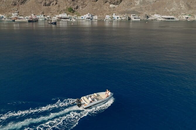 Santorini Rent a Boat - License free - The Experience in Detail