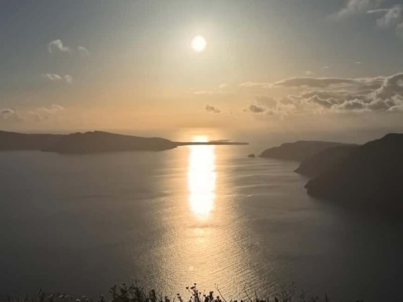 Santorini: Romantic Proposal with Caldera View - The Magic of the Location: Why Santorini’s Caldera is Perfect