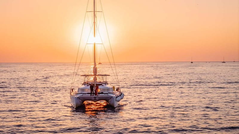 Santorini: Semi-Private Sailing Cruise Day & Sunset/max 15 p - The Sunset Spectacle