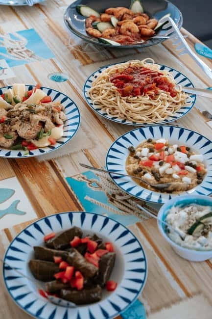 Santorini: Semi-Private Sailing Cruise Day & Sunset/max 15 p - FAQ