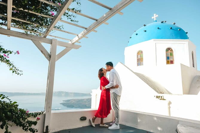 Santorini Vacation Photoshoot - Who Will Most Appreciate This Experience?