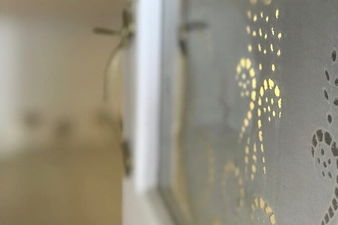 Santorini wine tasting and Traditional Cave Settlement Tour - Who is this tour best suited for?