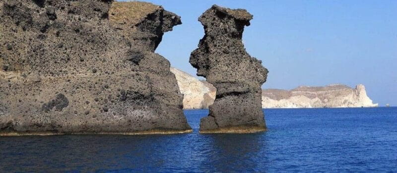 Santorini:Cruises with Catamaran around the Volcanic Island. - Key points / Takeaways