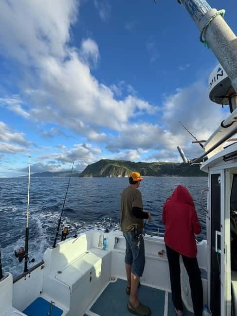 São Miguel: Boat Trip with SUP, Snorkelling & Barbecue - Deep Dive Into the Itinerary