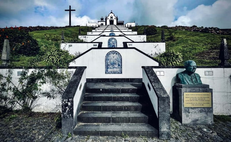 São Miguel: Furnas Volcano & Tea Plantation Tour & Lunch - Entering São Miguels Volcanic Wonderland