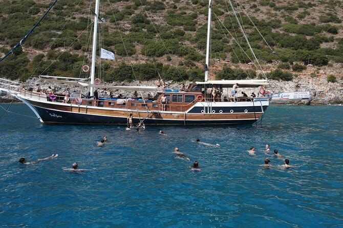Saranda Prince Ennio-Daily Yacht Tour - Who Will Love This Tour?