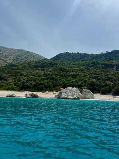 Sarandë Boat Tour with Free Beach Umbrella Access - Who Should Book This Tour?