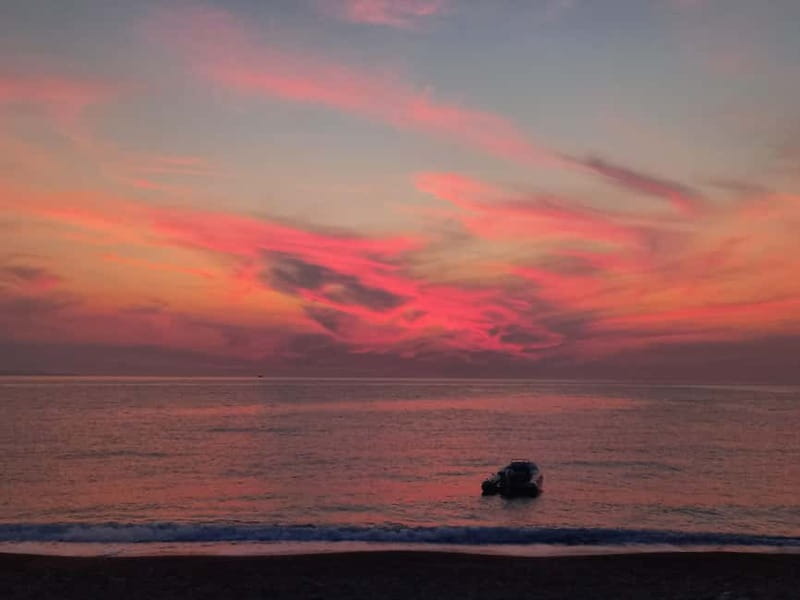 Sarandë: Golden Hour Escape on Relaxing Sunset Boat Tour - Exploring the Sunset Boat Tour of Sarandë’s Northern Coast